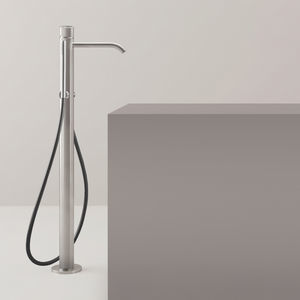 bathtub mixer tap 1