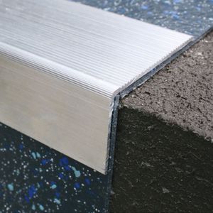 aluminum stair nosing