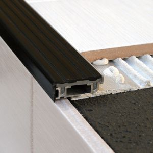 aluminum stair nosing
