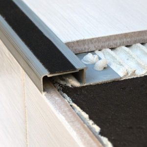 aluminum stair nosing 1