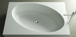 oval bathtub
