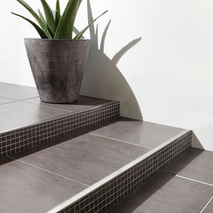 aluminum stair nosing