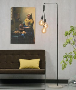 floor-standing lamp