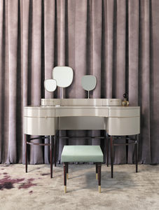 traditional dressing table