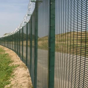 welded mesh fence 1