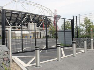 swing gate