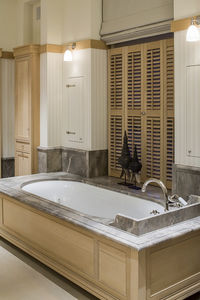 rectangular bathtub surround
