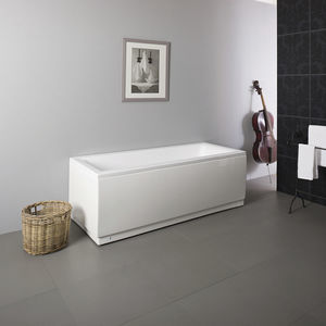 free-standing bathtub