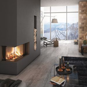 closed wood hearth / corner / metal