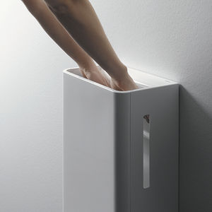 automatic hand dryer