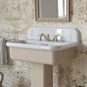 wall-mounted washbasin