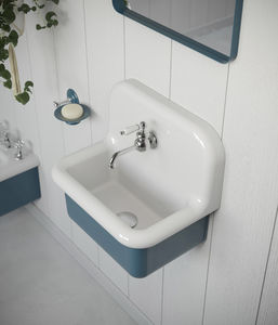wall-mounted washbasin