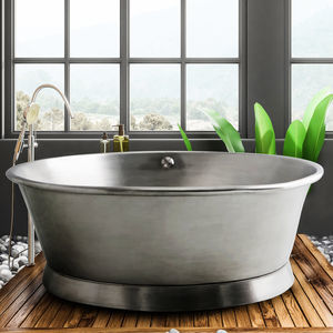 round bathtub 1