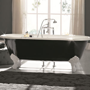 oval bathtub