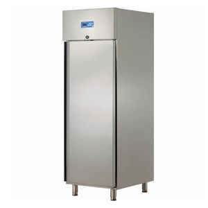 upright refrigerator