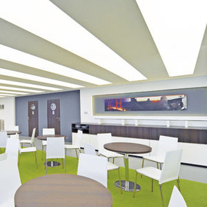 polyester wall-covering