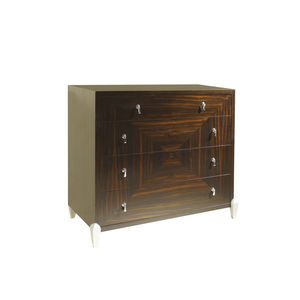 traditional chest of drawers