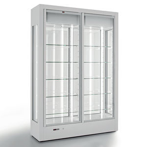 upright refrigerated display case 1