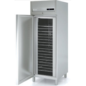 refrigerated cabinet