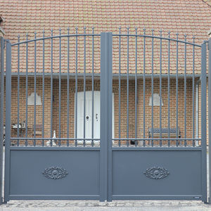 swing gate