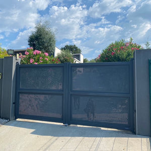 swing gate