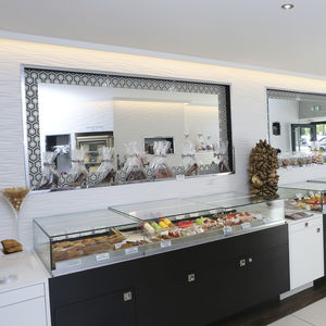 counter refrigerated display case 1