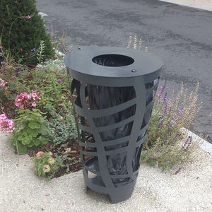 public trash can