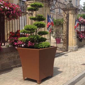 COR-TEN® steel planter