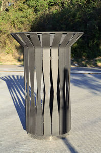public trash can / galvanized steel / for public spaces