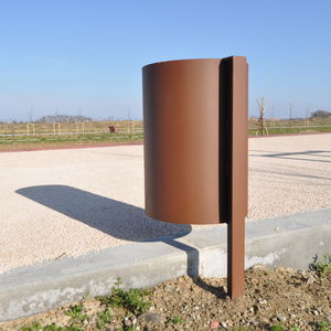 public trash can