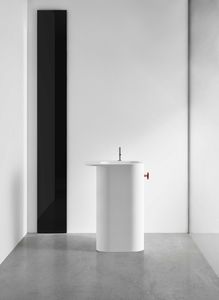 free-standing washbasin