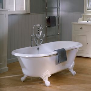 oval bathtub