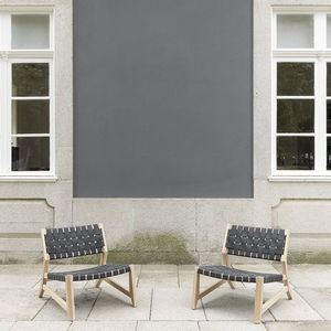 contemporary armchair / leather / oak / solid wood