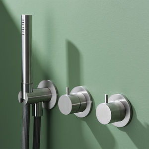 wall-mounted shower set 1