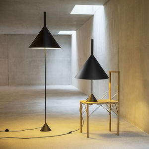 floor-standing lamp