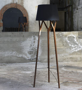 floor-standing lamp