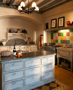 traditional kitchen / Provence style / wooden / with handles