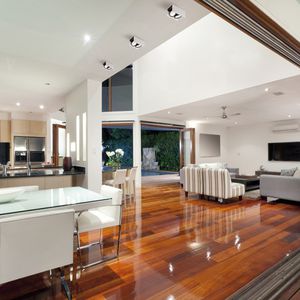 ceiling-mounted spotlight 1