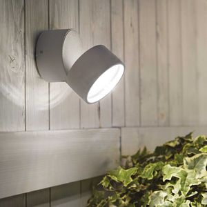 contemporary wall light