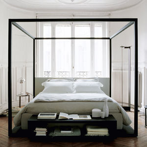 canopy bed