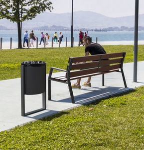 public trash can