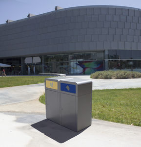 public trash can