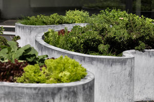 zinc planter