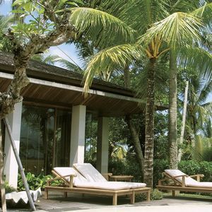 contemporary sun lounger 1