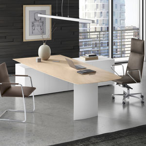 contemporary executive chair