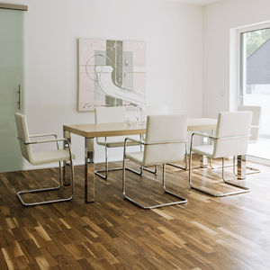 contemporary visitor chair