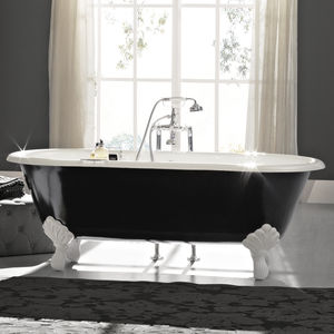 oval bathtub 1