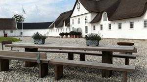 contemporary table and chair set