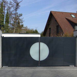 swing gate