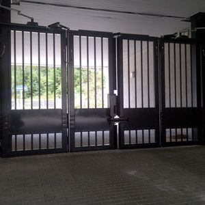 swing gate